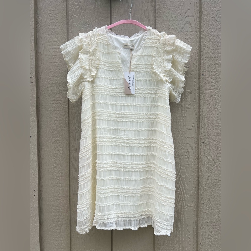 New In Ivory Flutter Sleeve Dress Size Large